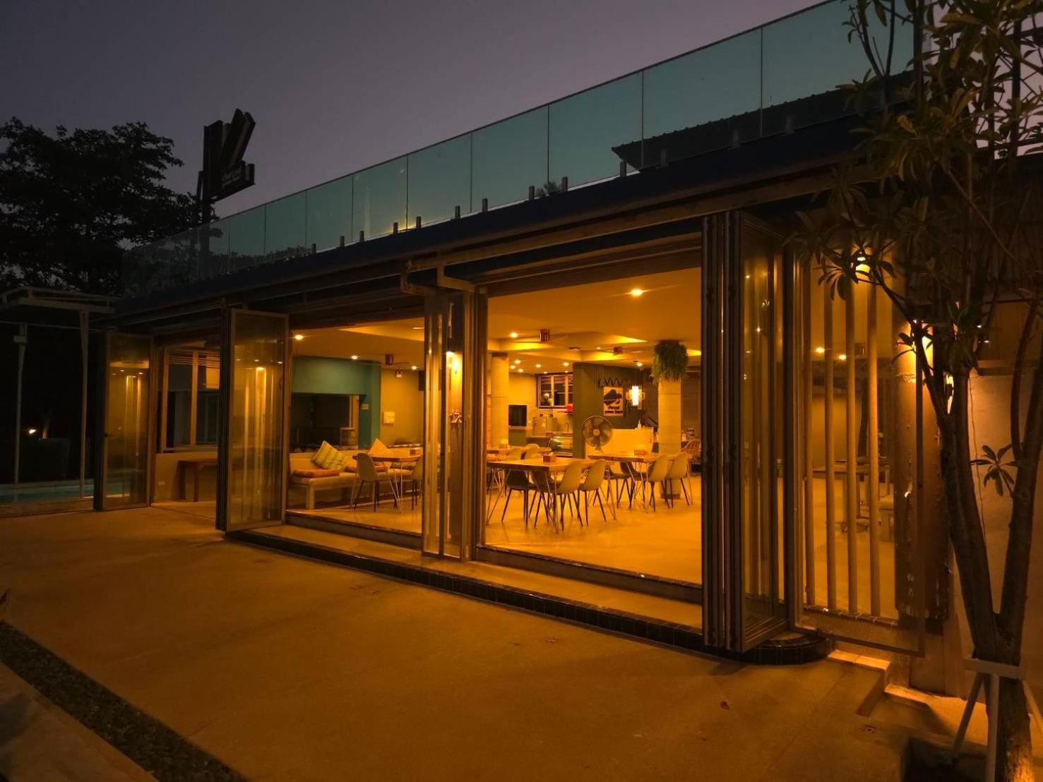 Charcoal Panwa Beach Phuket Ban Tha Khreng Exterior foto