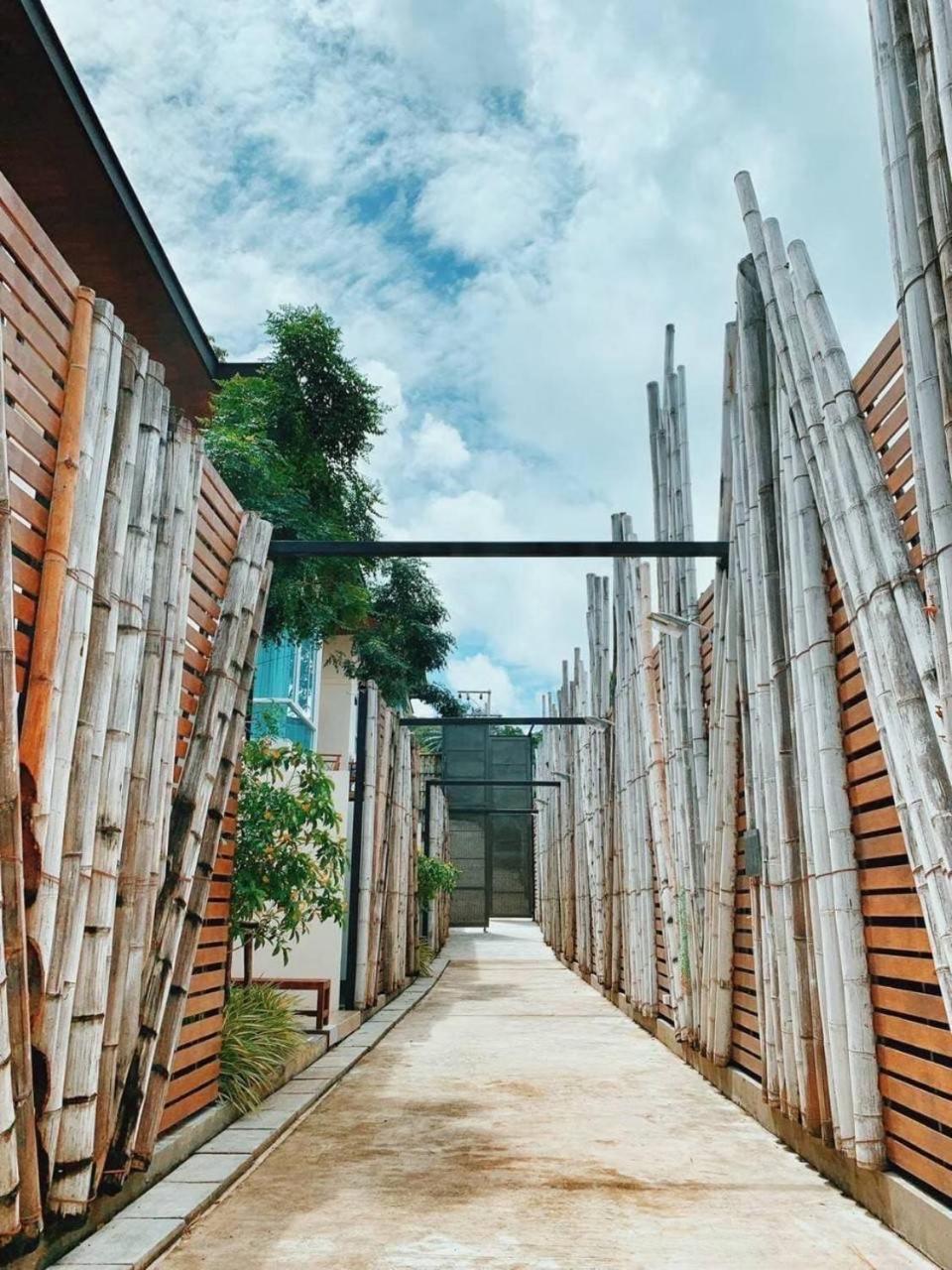 Charcoal Panwa Beach Phuket Ban Tha Khreng Exterior foto